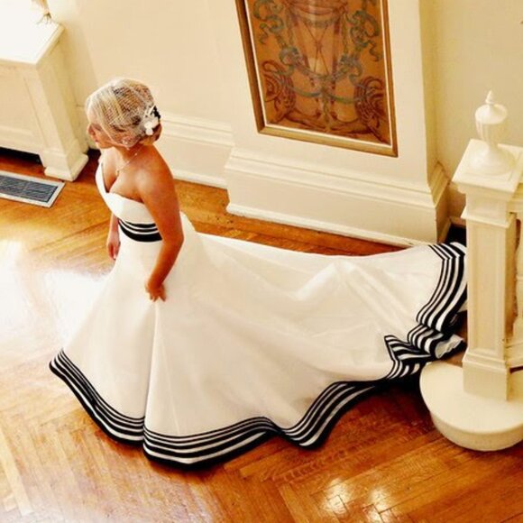 Maggie Sottero Memories Wedding Gown - Picture 1 of 16